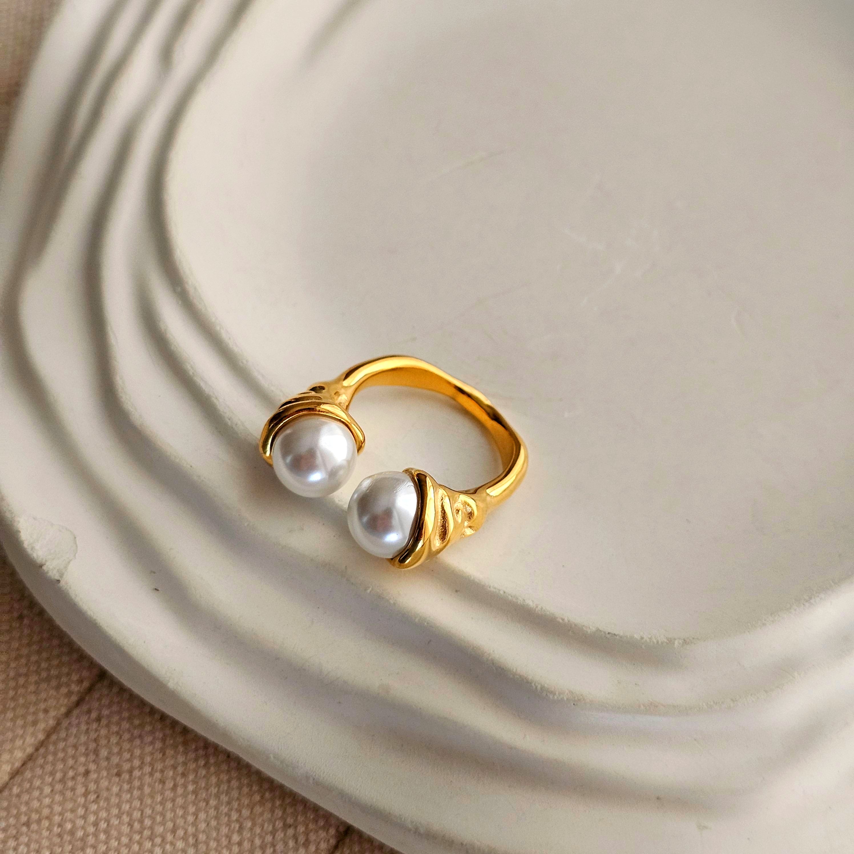 Thea Vintage Pearl Ring-2  taahirajewellery