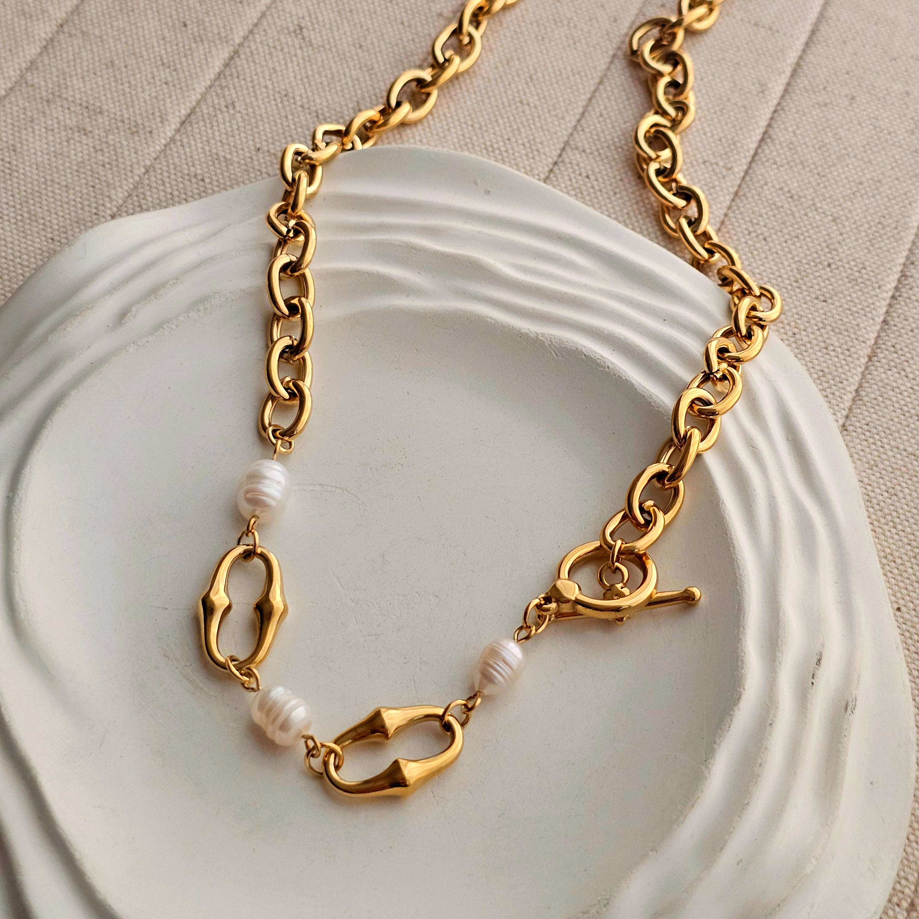 Laura Baroque Pearl Link Necklace-4  taahirajewellery
