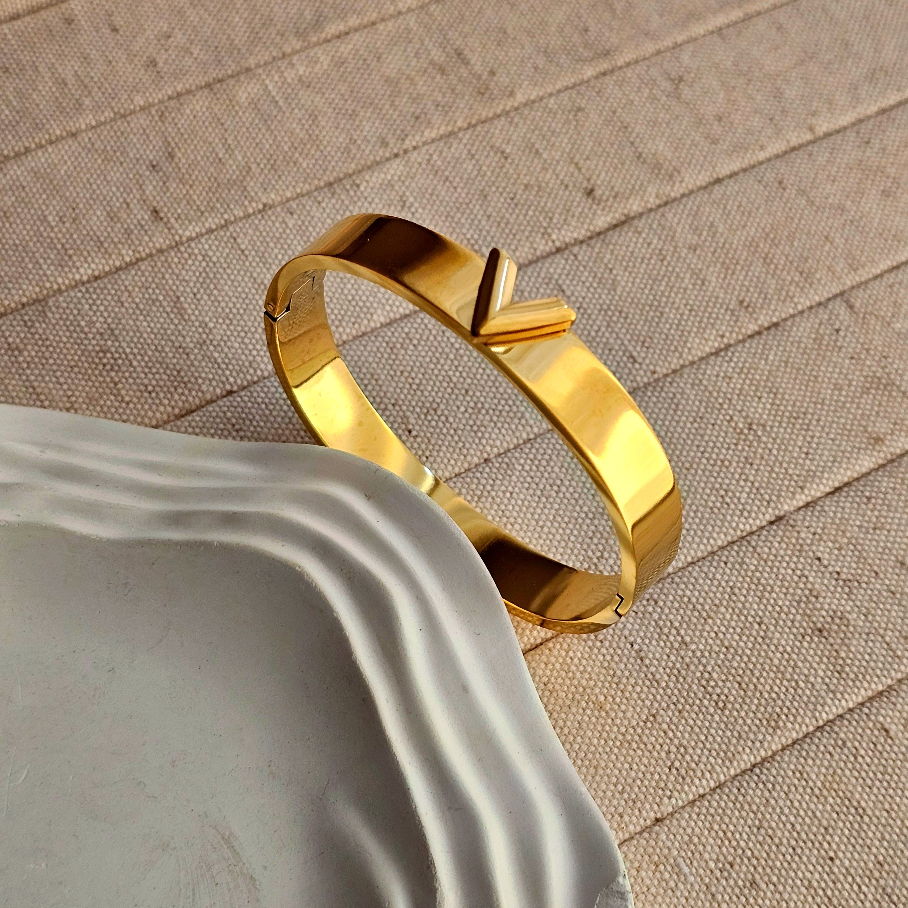 Nova V Bangle Bracelet-1  taahirajewellery