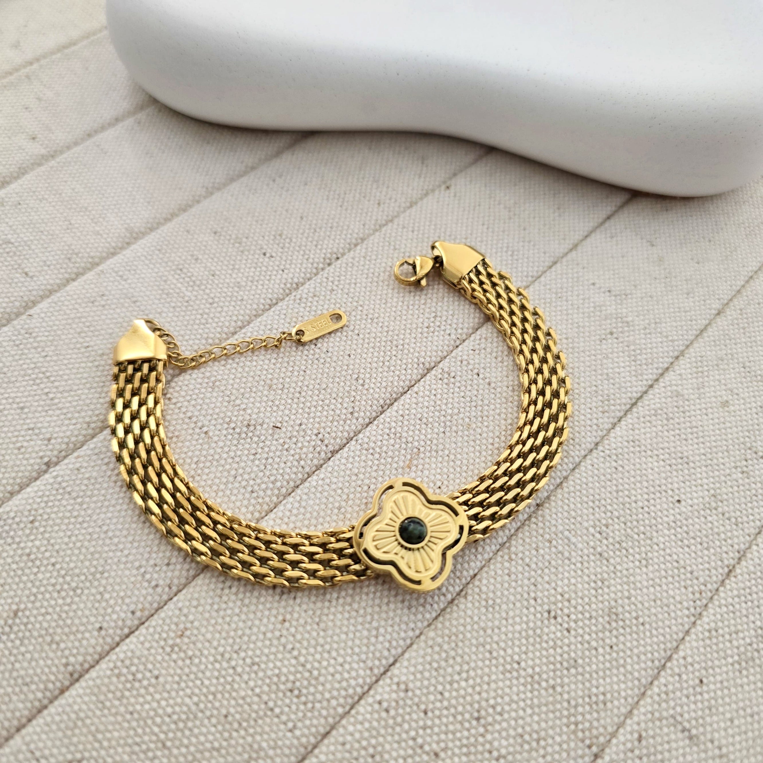 Clovery Link Chain Bracelet-1  taahirajewellery