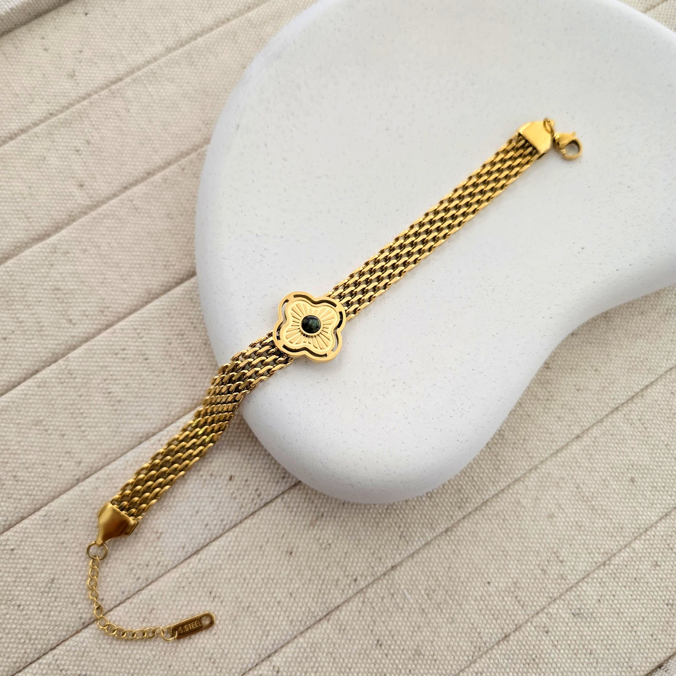 Clovery Link Chain Bracelet-2  taahirajewellery