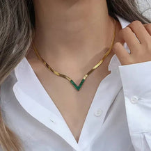 Dainty V Shape Snake Necklace - Green-3  taahirajewellery