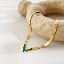 Dainty V Shape Snake Necklace - Green-4  taahirajewellery