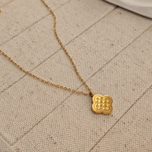 Poppy Pandent Necklace-3  taahirajewellery